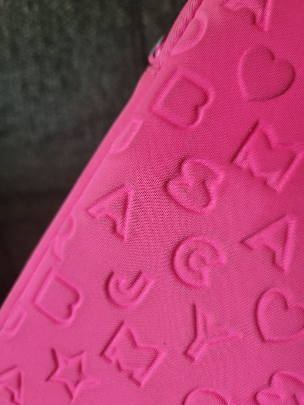 Marc Jacobs Dreamy Logo Knockout Pink Padded Laptop / Tablet Sleeve Case - Picture 13 of 13